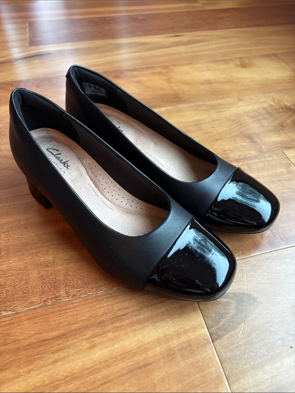 Clarks leather pumps